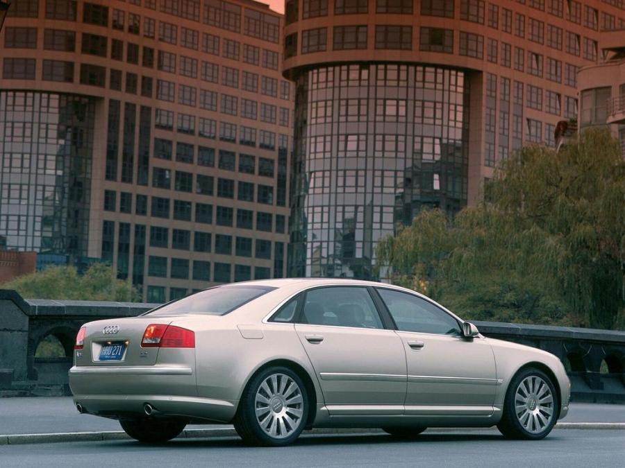  Audi A8 L 4.2 Quattro (D3) 2004 года  (NA) (фото 14 из 19)